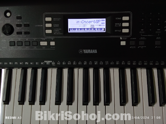 YAMAHA PSR-E373 Portable Keyboard